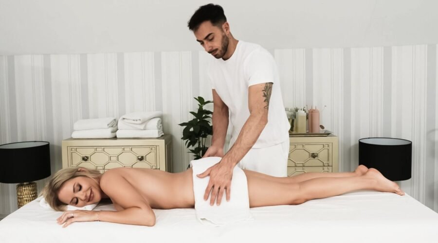 Masaj Yaptığı Kadına Aşık Oldu