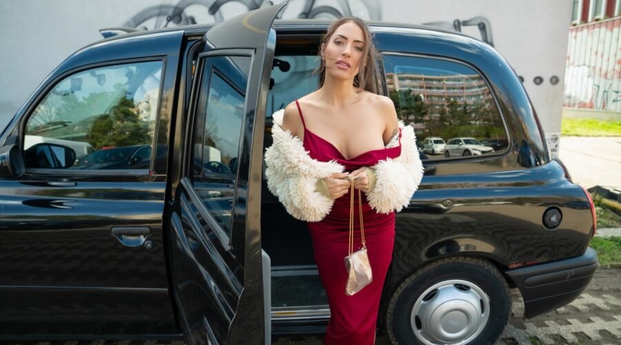 Zengin Kızı Fake Taksi Pornosuyla Bozdular Zengin Kızı Fake Taksi Pornosuyla Bozdular